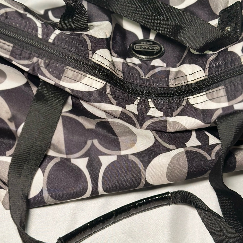 Coach Poppy Glam Signature Tote - Picture 7 of 9